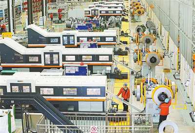 3月22日,位于長壽經(jīng)開區(qū)的望變電氣(集團)股份,數(shù)字生產(chǎn)線正在對硅鋼進行精密切割。這是西南地區(qū)首家智能化鐵芯工廠。科技創(chuàng)新是發(fā)展新質(zhì)生產(chǎn)力的核心要素。近年來,望變電氣公司專注于取向硅鋼和輸配電及控制設(shè)備的研發(fā)生產(chǎn),產(chǎn)品暢銷世界各地。通訊員 李輝 攝/視覺重慶